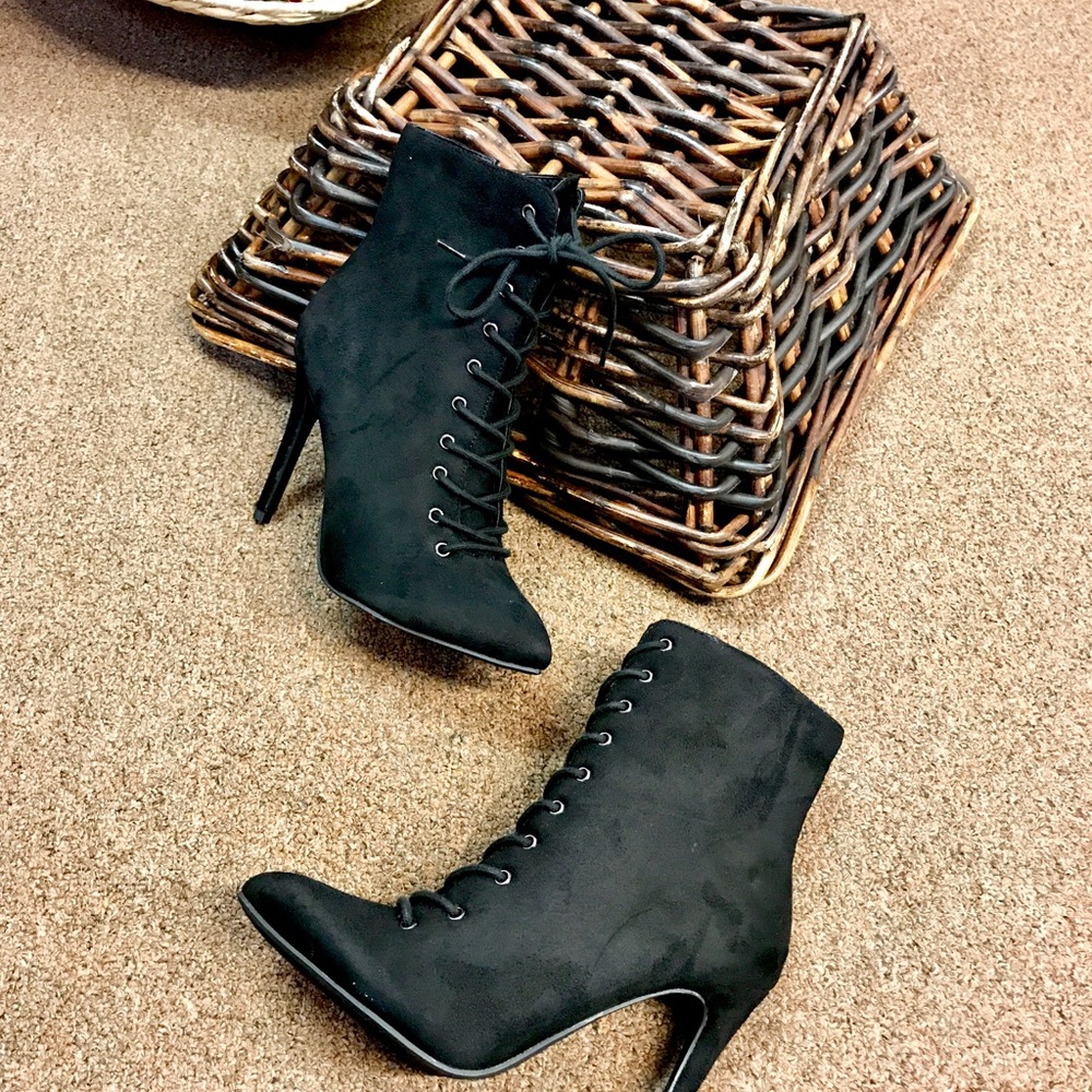 Black lace up booties - Picture 3 of 4